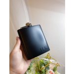 Egyedi feliratos fém laposüveg, 9,5x9,3 cm