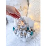 Fehér diótörős LED házikós adventi koszorú 24 cm