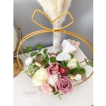 Arany karika kaspó, selyemvirágokkal és pillangóval, 25 cm - SZÜLŐKÖSZÖNTŐ AJÁNDÉK