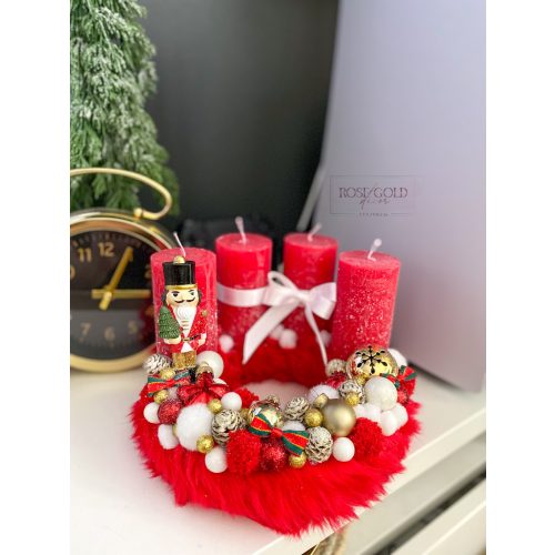 Álló Diótörő figurás piros-arany adventi koszorú 24 cm