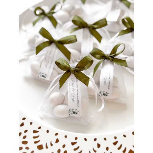 Cukrozott mandula organza tasakban, egyedi felirattal, masnival - köszönetajándék 