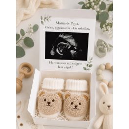 Bababejelentő ajándék box, UH fotóval, baba zoknival