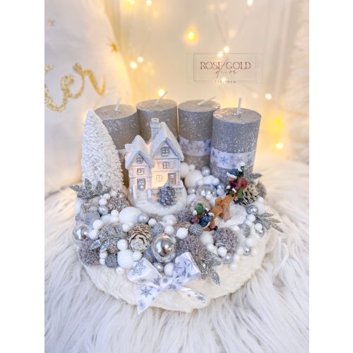Ezüst-fehér LED házikós, libikókázós gyerekekkel - adventi koszorú 24 cm