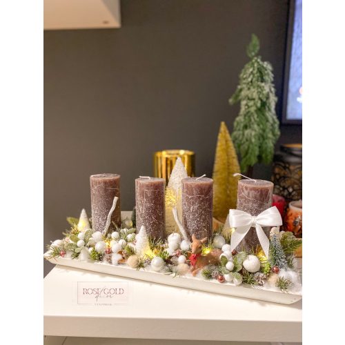 Fehér-barna őzikés LED-es fa tálcás adventi koszorú 40 cm