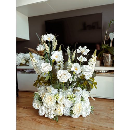 Fehér Selyemvirág dekoráció esküvőre (álló)