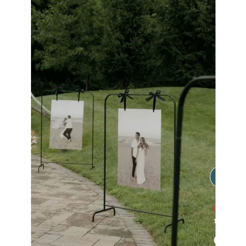 Fekete állvány (üdvözlőtáblákhoz, nagy képekhez) - BÉRLÉSSEL