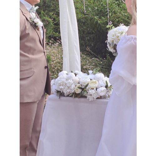 Főasztal vagy ceremónia Selyemvirág dekoráció 50 cm - BÉRLÉSSEL