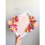 Szépségszalon dekorációs képkeret virágokkal, egyedi felirattal